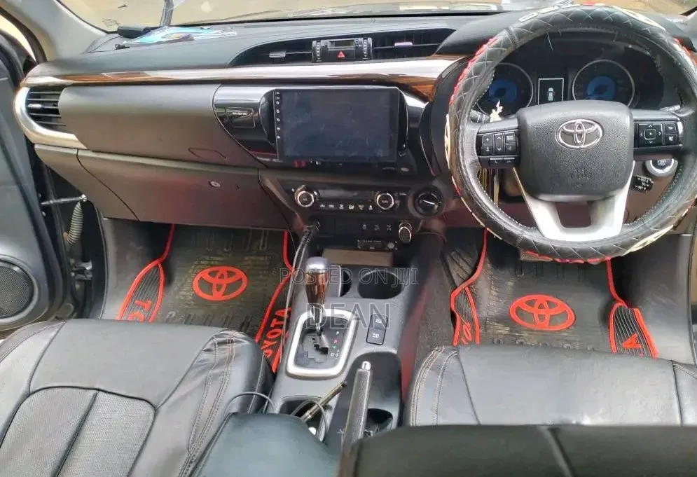 Toyota Hilux 2019 Black