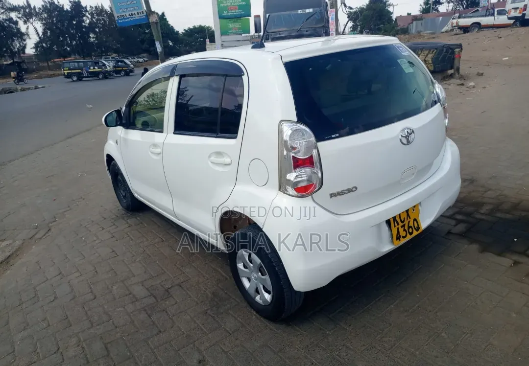 Toyota Passo 2013 White
