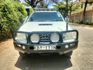 Toyota Hilux 2013 White