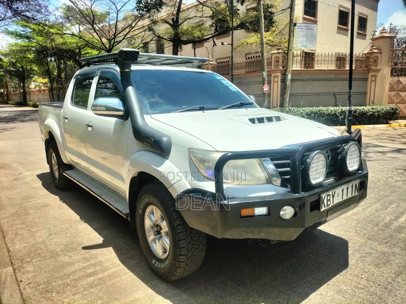 Toyota Hilux 2013 White