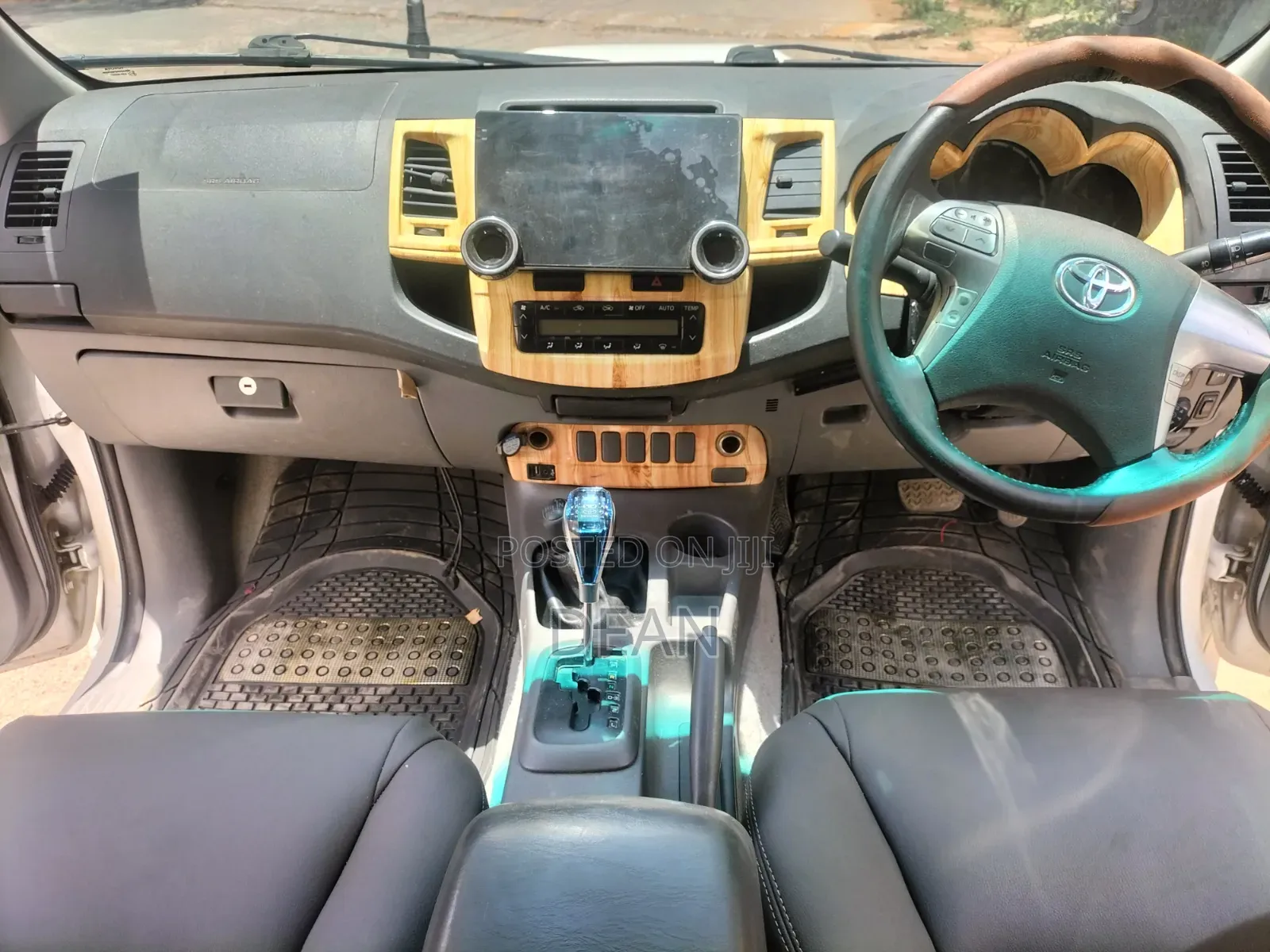 Toyota Hilux 2013 White