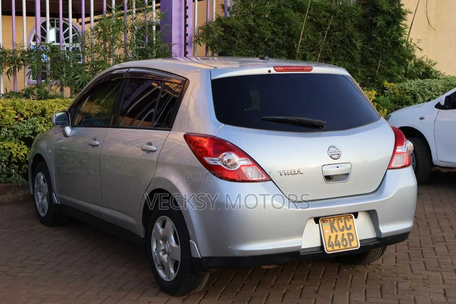 Nissan Tiida 2008 Silver