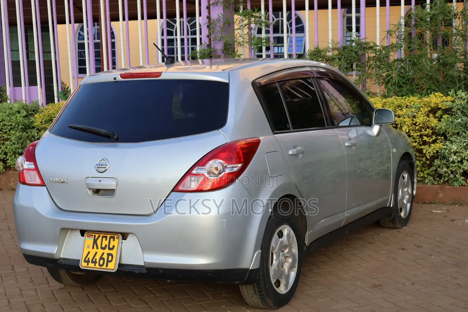 Nissan Tiida 2008 Silver
