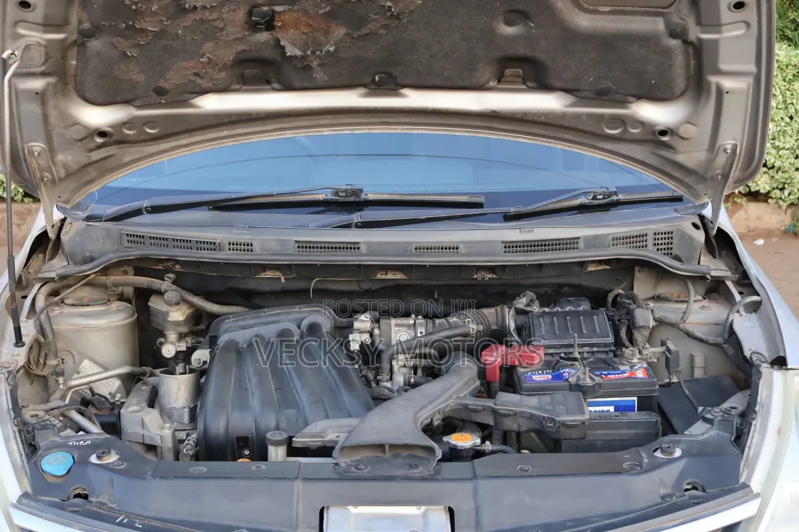 Nissan Tiida 2008 Silver
