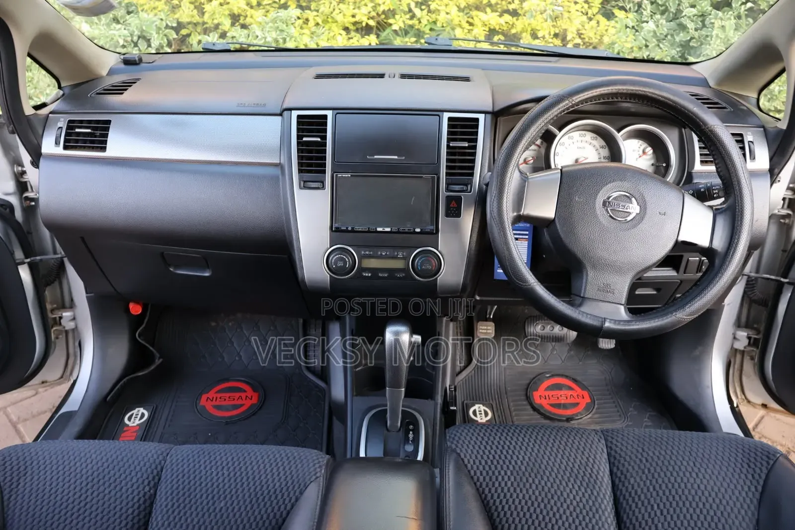 Nissan Tiida 2008 Silver