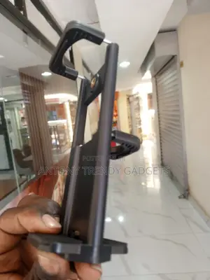 Universal Phone Tablet Holder Clamp With 1/4 Inch Screw Mount