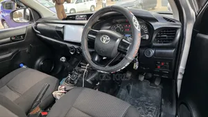 Toyota Hilux 2019 Silver