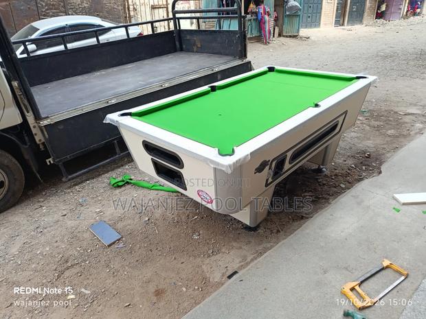 New Model Pool Table With Soft Rubber and Marble Top
