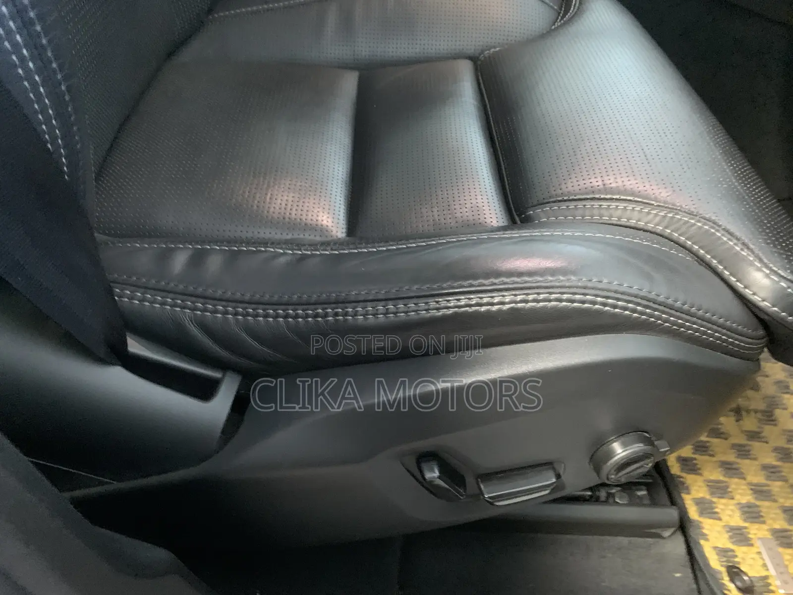 Volvo XC60 2019 Ivory