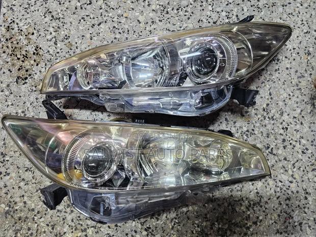 Toyota Wish 2010 Non Xenon Headlight