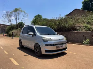 Toyota Spade 2015 Silver