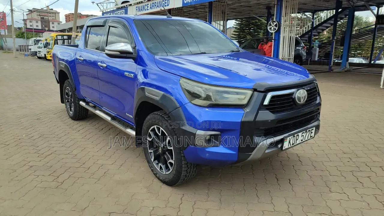 Toyota Hilux 2017 Blue