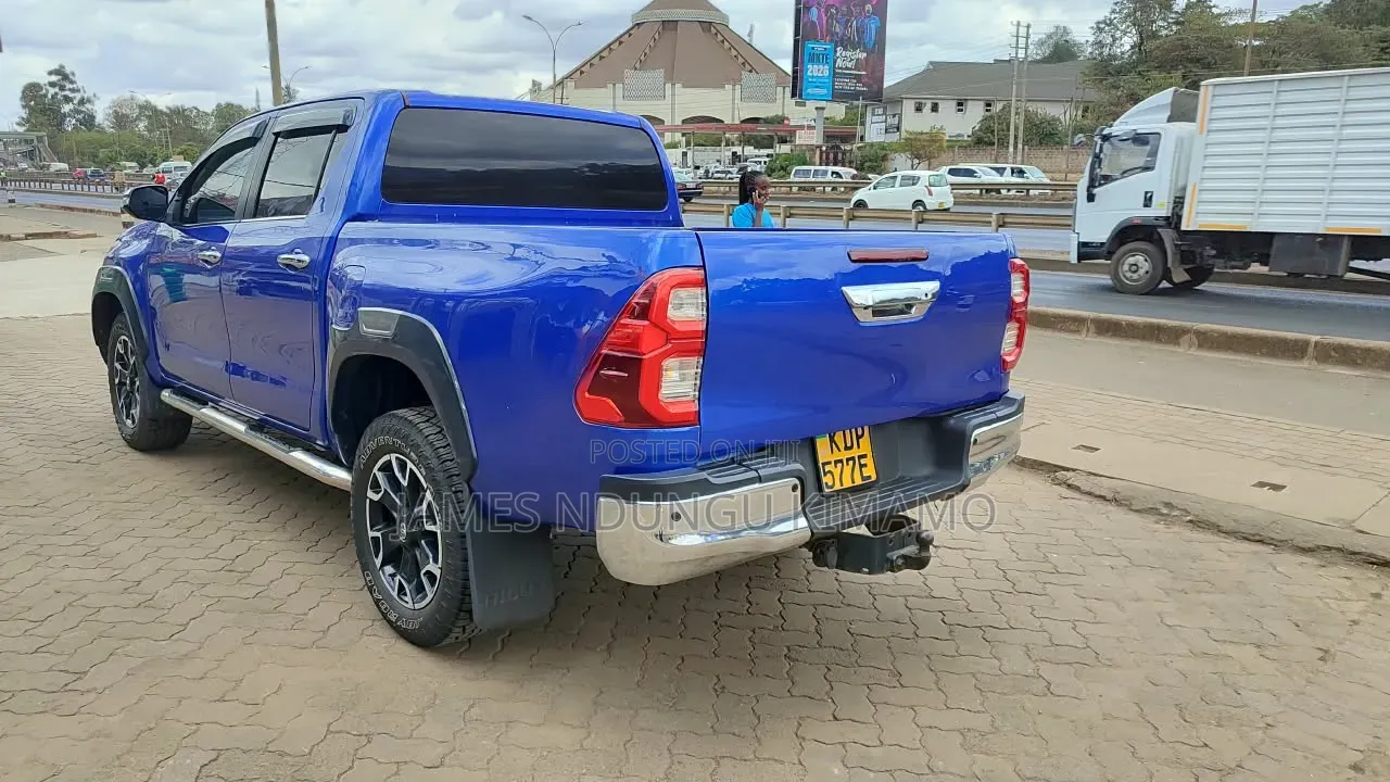Toyota Hilux 2017 Blue