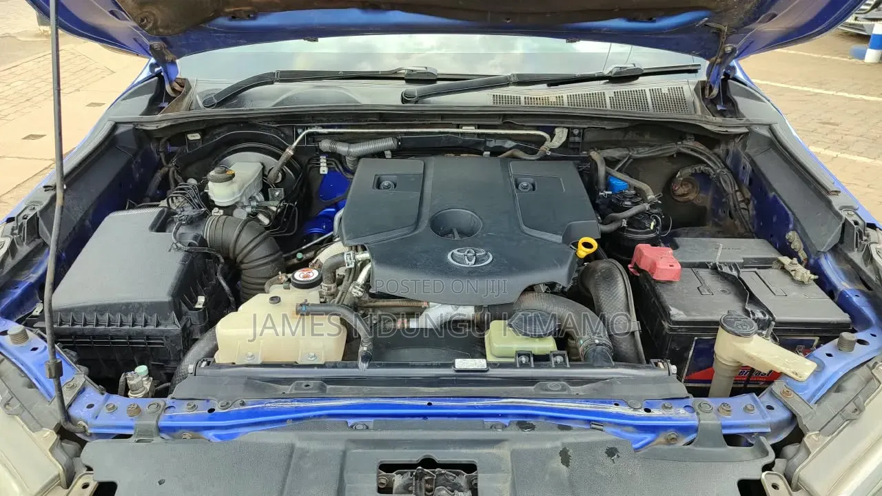 Toyota Hilux 2017 Blue