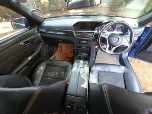 Mercedes-Benz E250 2013 Blue