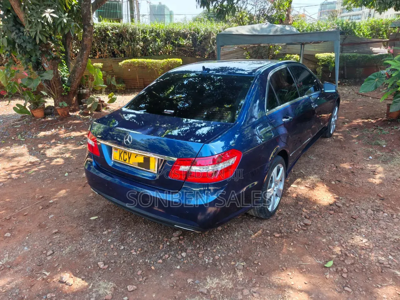 Mercedes-Benz E250 2013 Blue