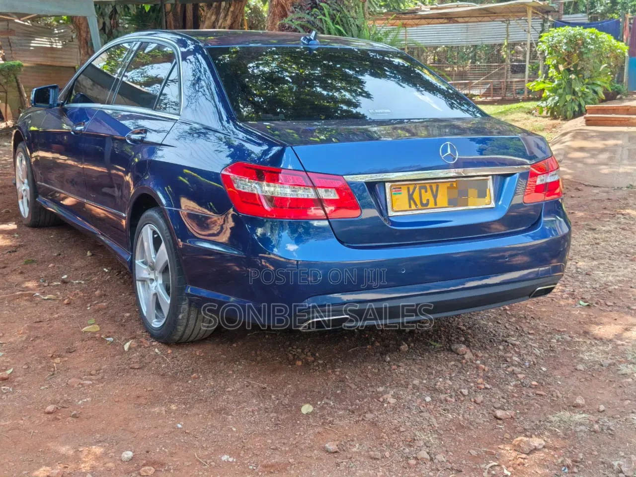 Mercedes-Benz E250 2013 Blue