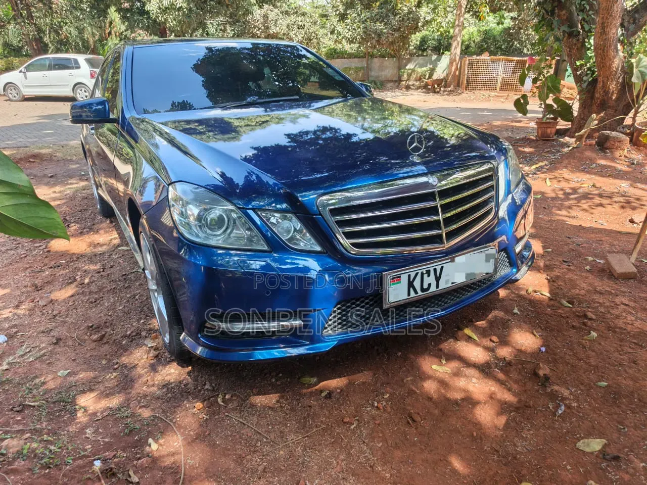 Mercedes-Benz E250 2013 Blue