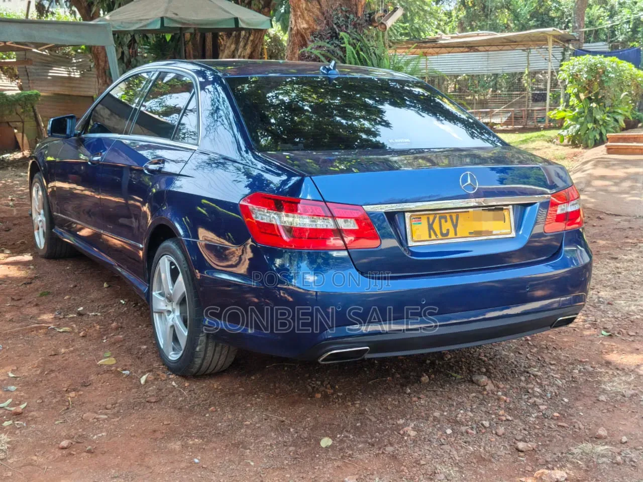 Mercedes-Benz E250 2013 Blue