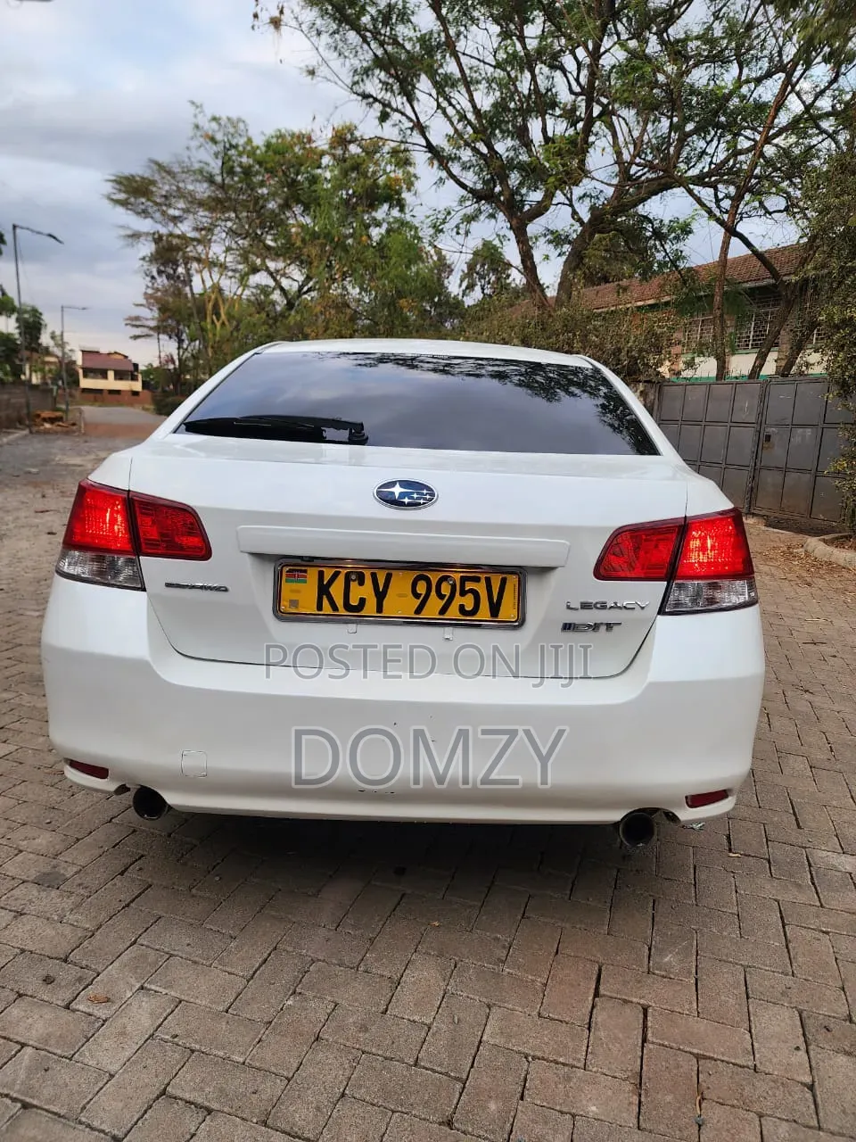 Subaru Legacy 2013 Pearl