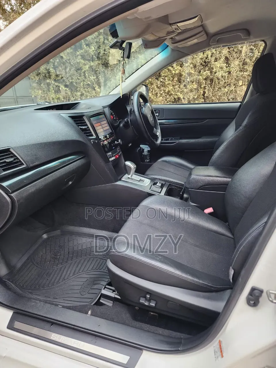 Subaru Legacy 2013 Pearl