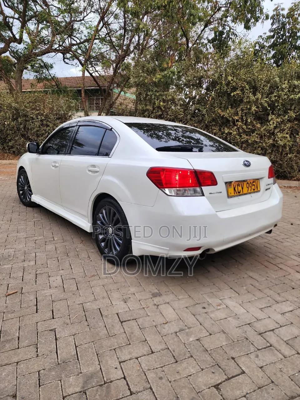 Subaru Legacy 2013 Pearl