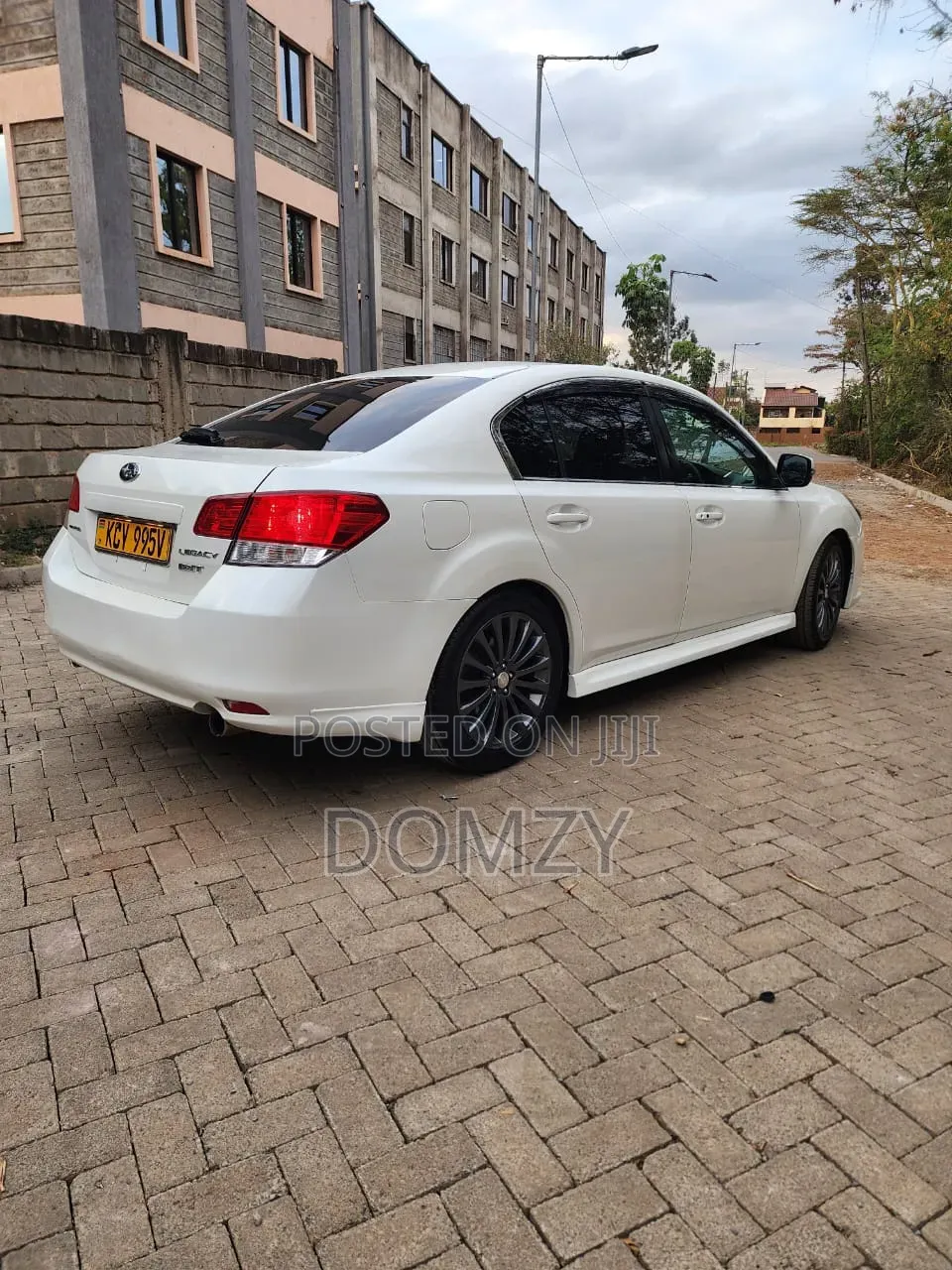 Subaru Legacy 2013 Pearl
