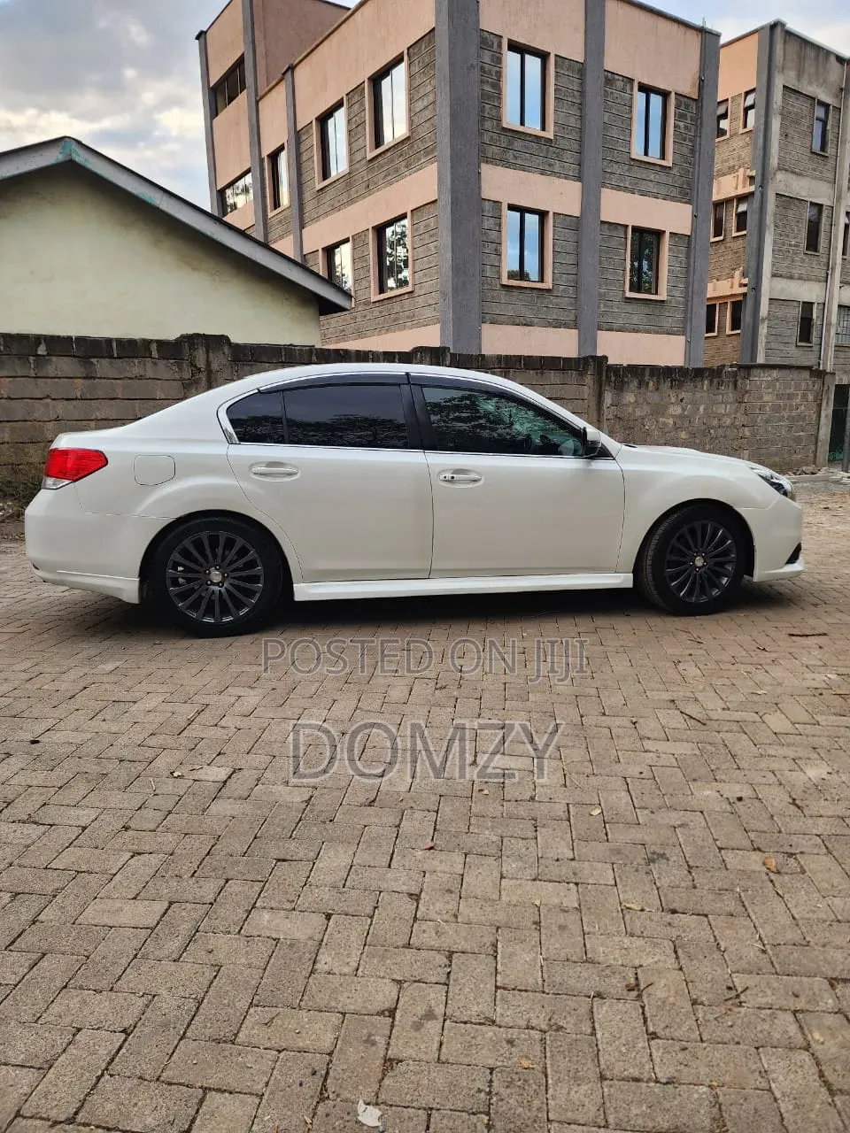 Subaru Legacy 2013 Pearl