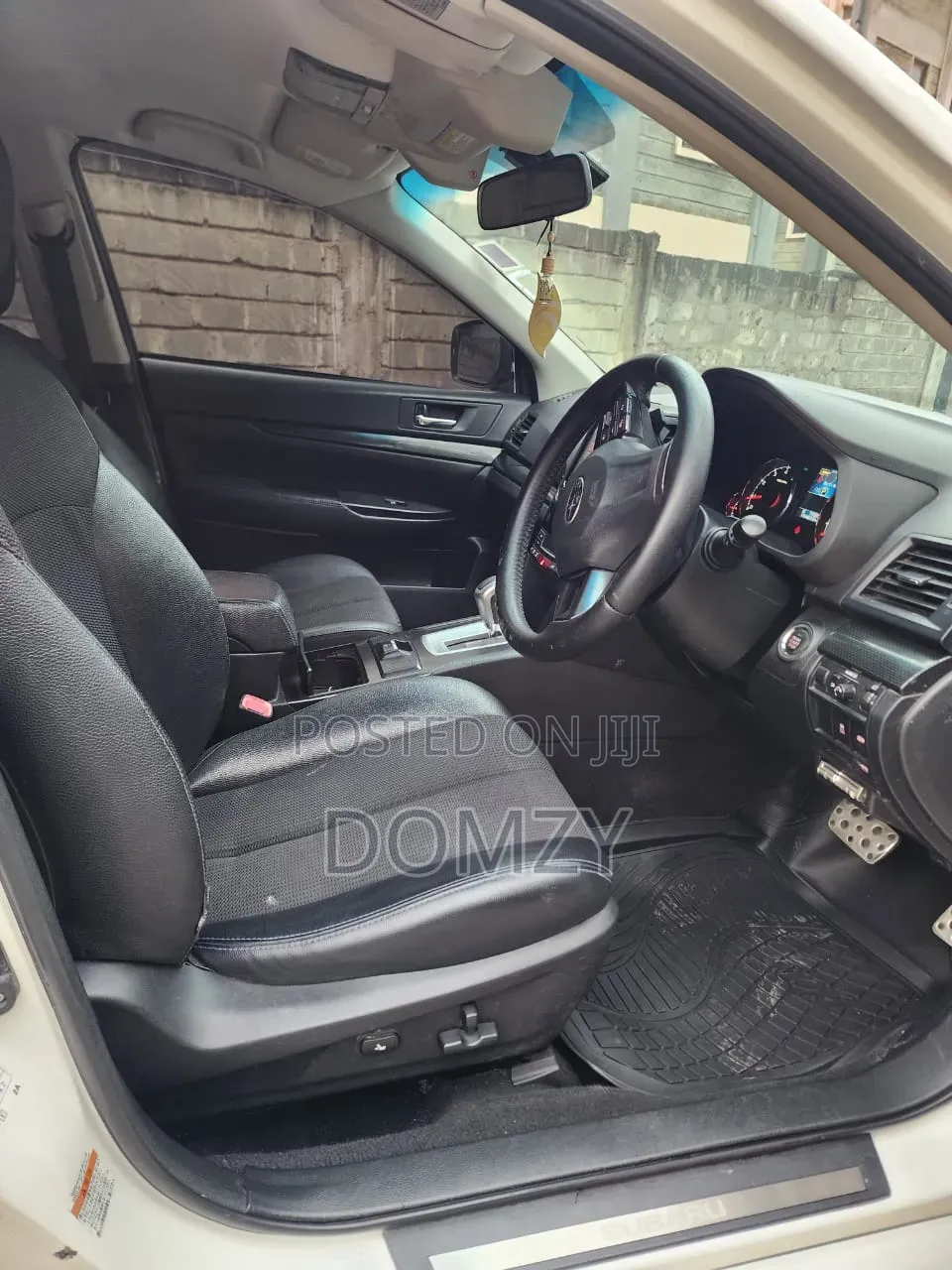 Subaru Legacy 2013 Pearl