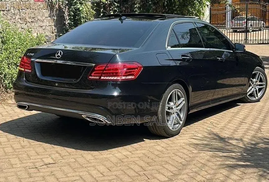 Mercedes-Benz E250 2017 Black