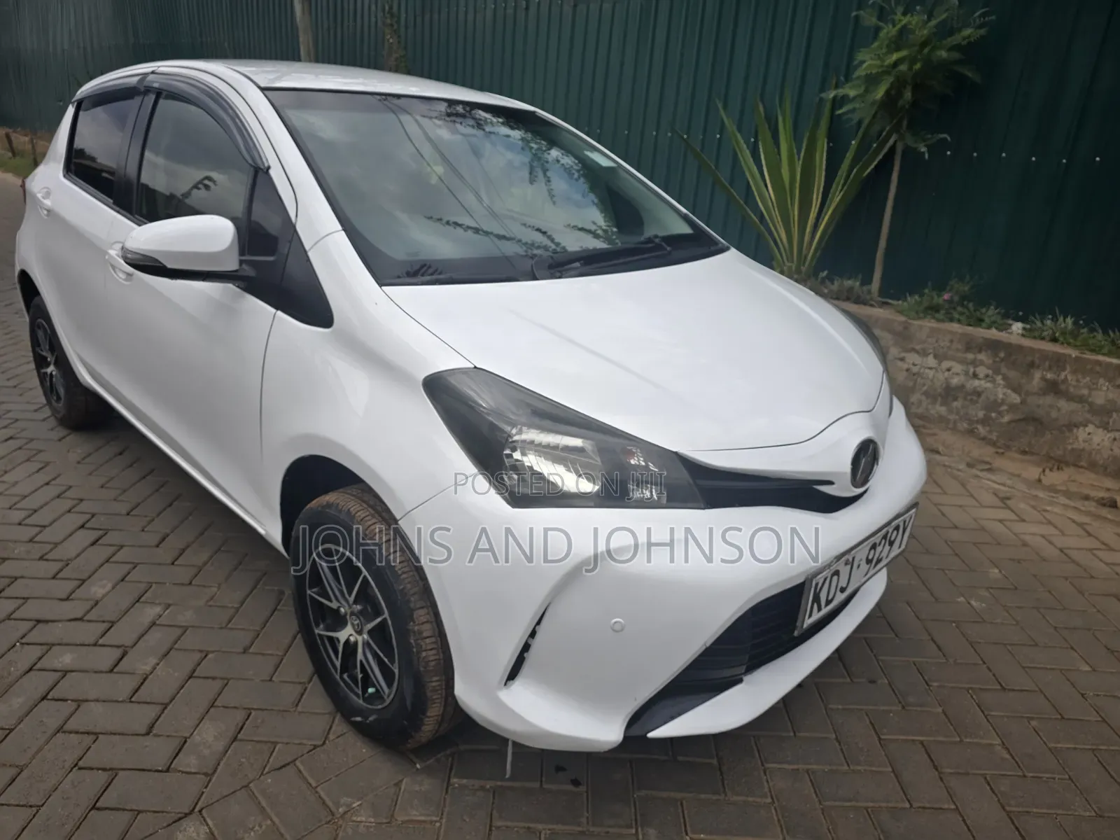 Toyota Vitz 2015 White