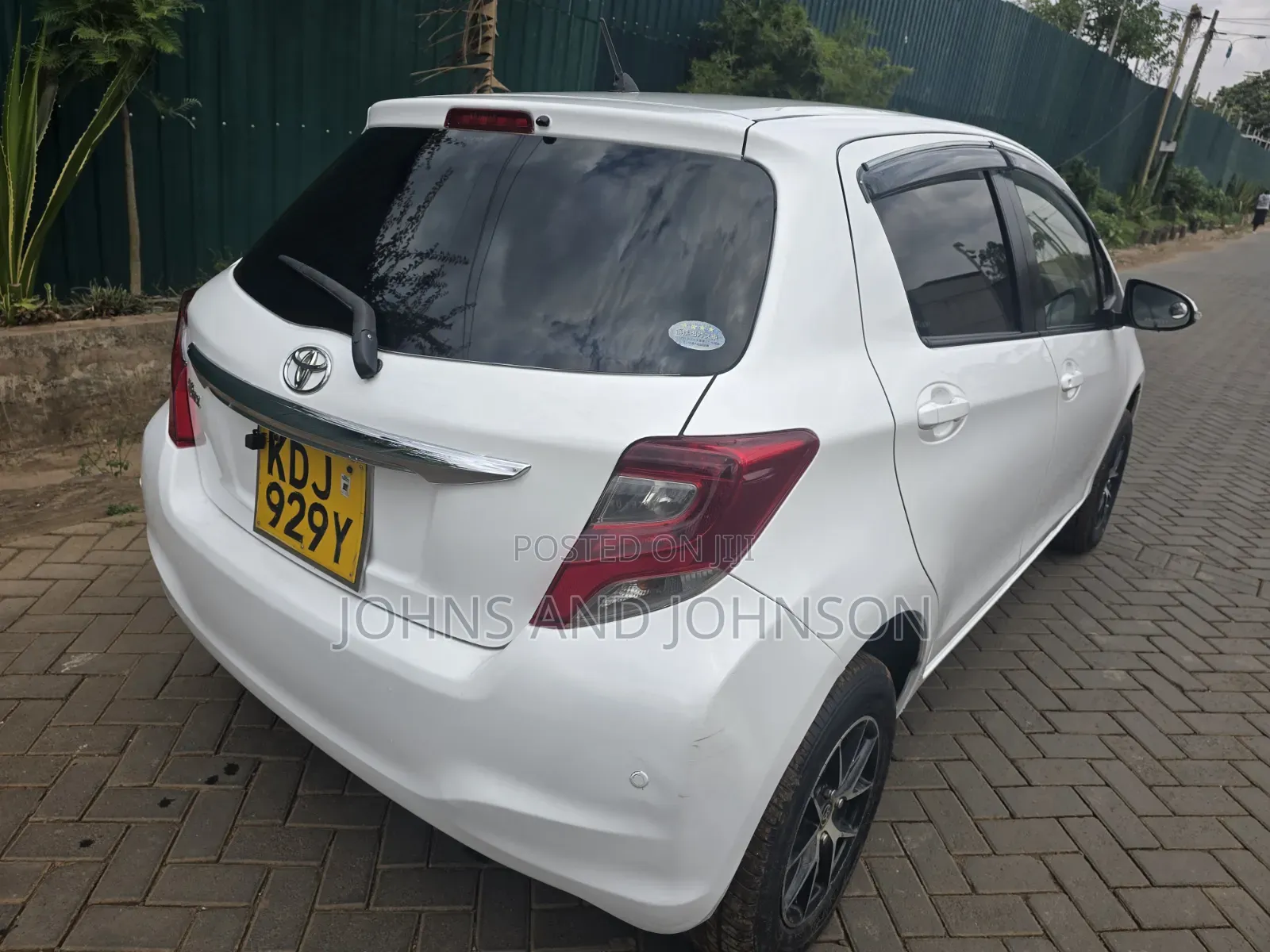 Toyota Vitz 2015 White