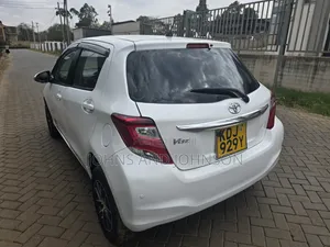 Toyota Vitz 2015 White