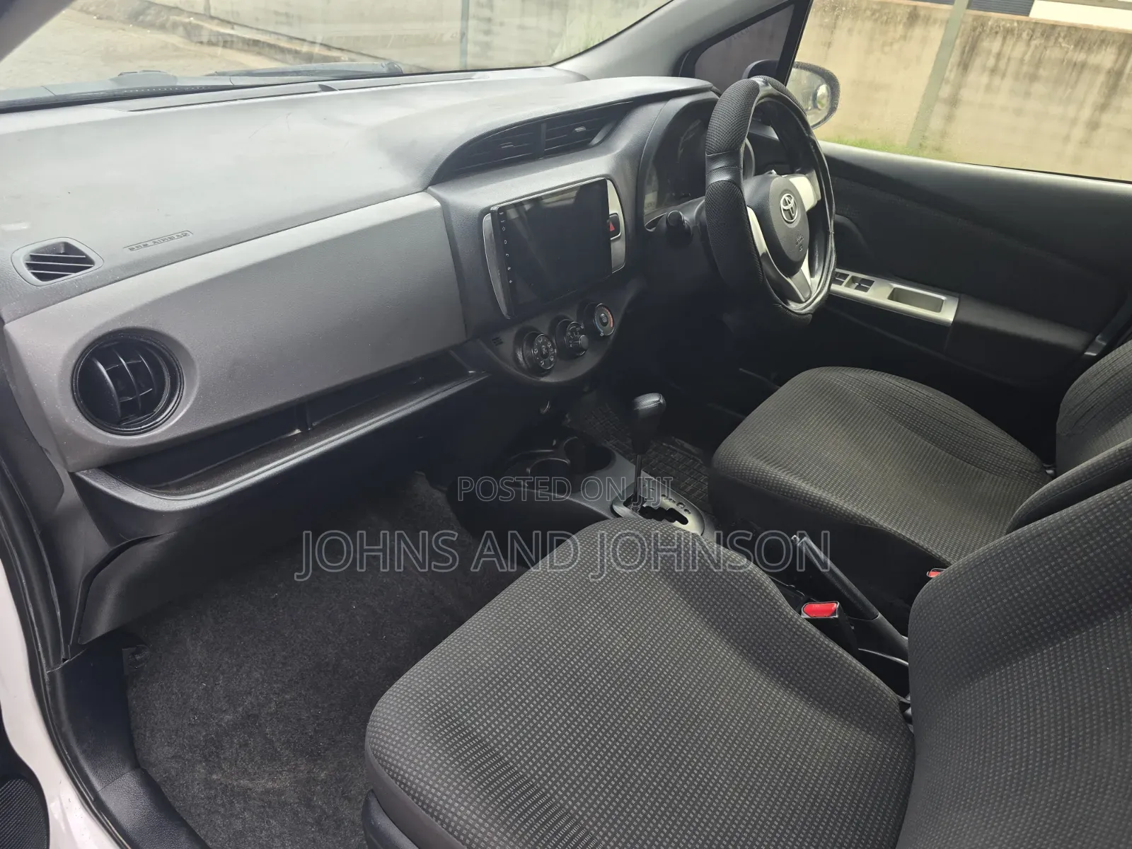 Toyota Vitz 2015 White