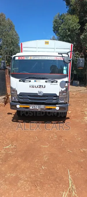 2022 Isuzu FRR