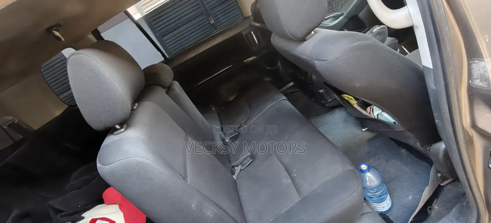 Toyota ISIS 2012 Gray