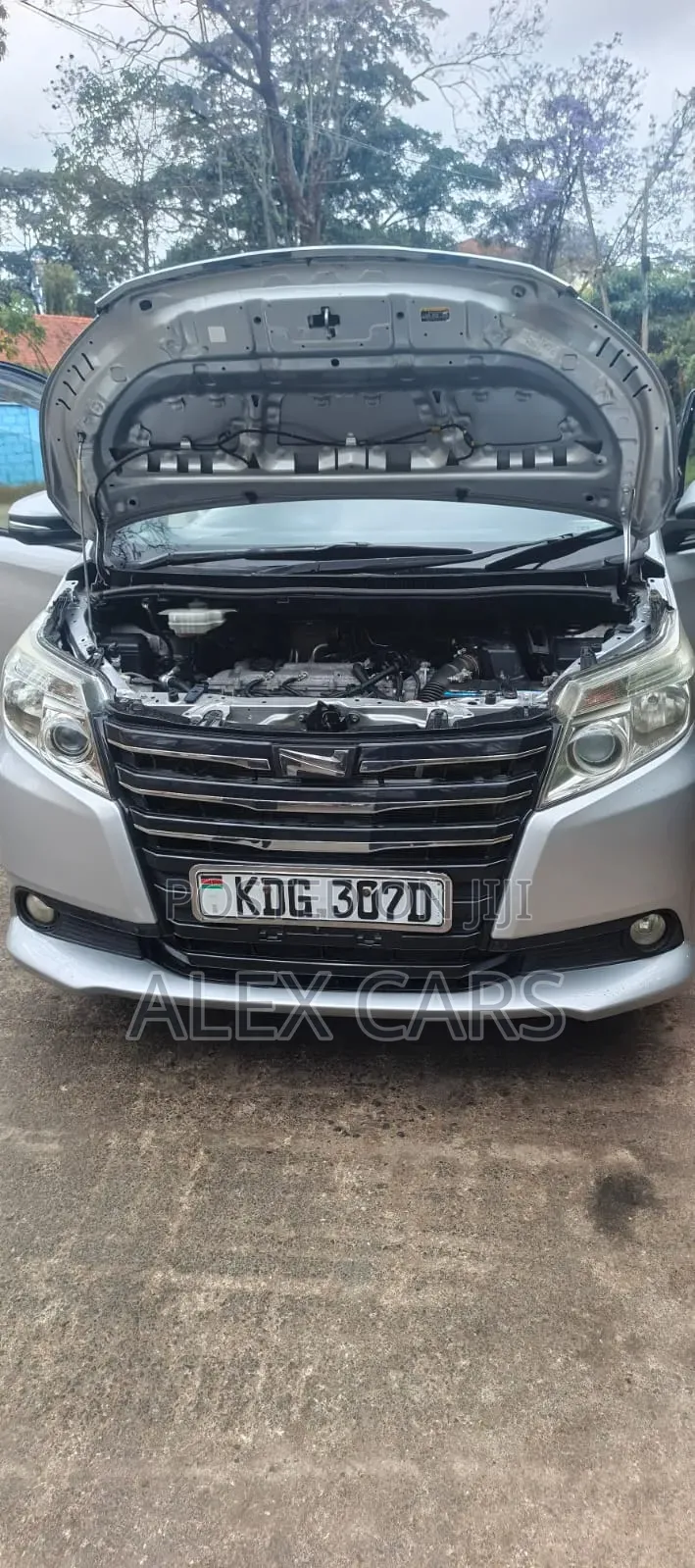 Toyota Noah 2015 Silver