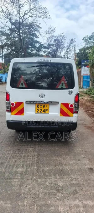 Toyota HiAce 2014 White