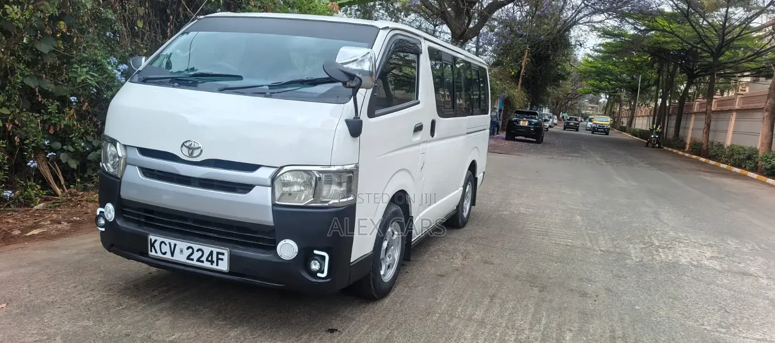 Toyota HiAce 2014 White
