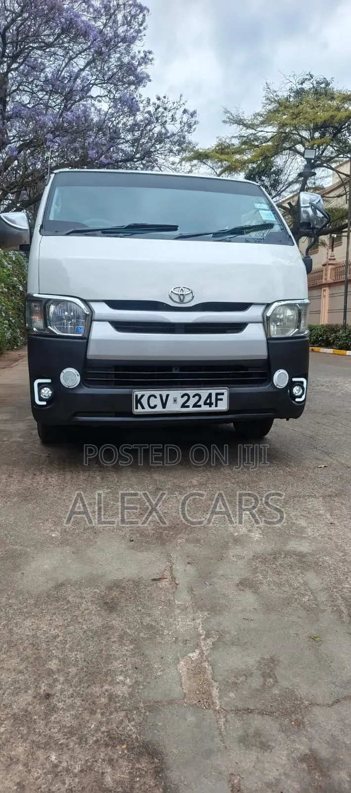 Toyota HiAce 2014 White