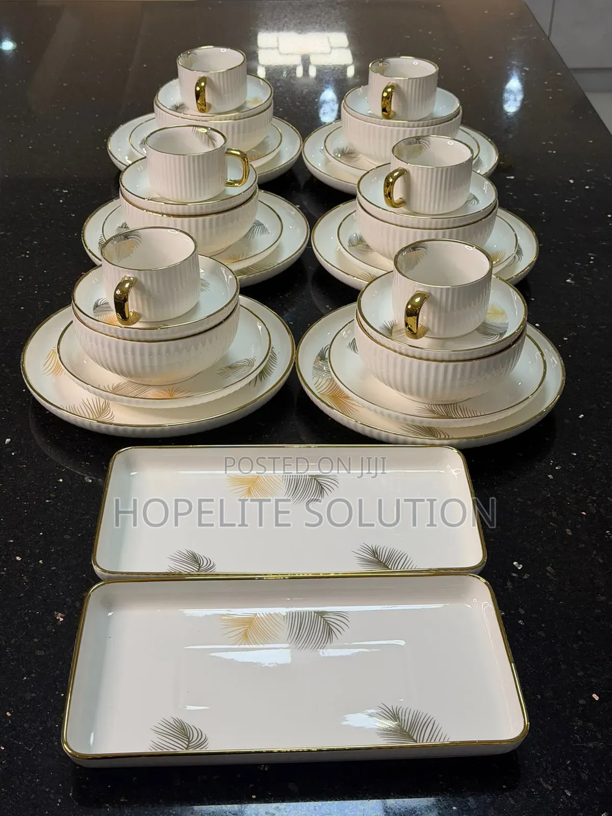 32pcs Elegant European Porcelain Dinner Set