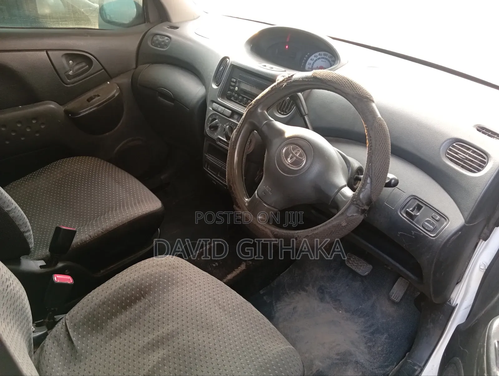 Toyota Fun Cargo 2004 White