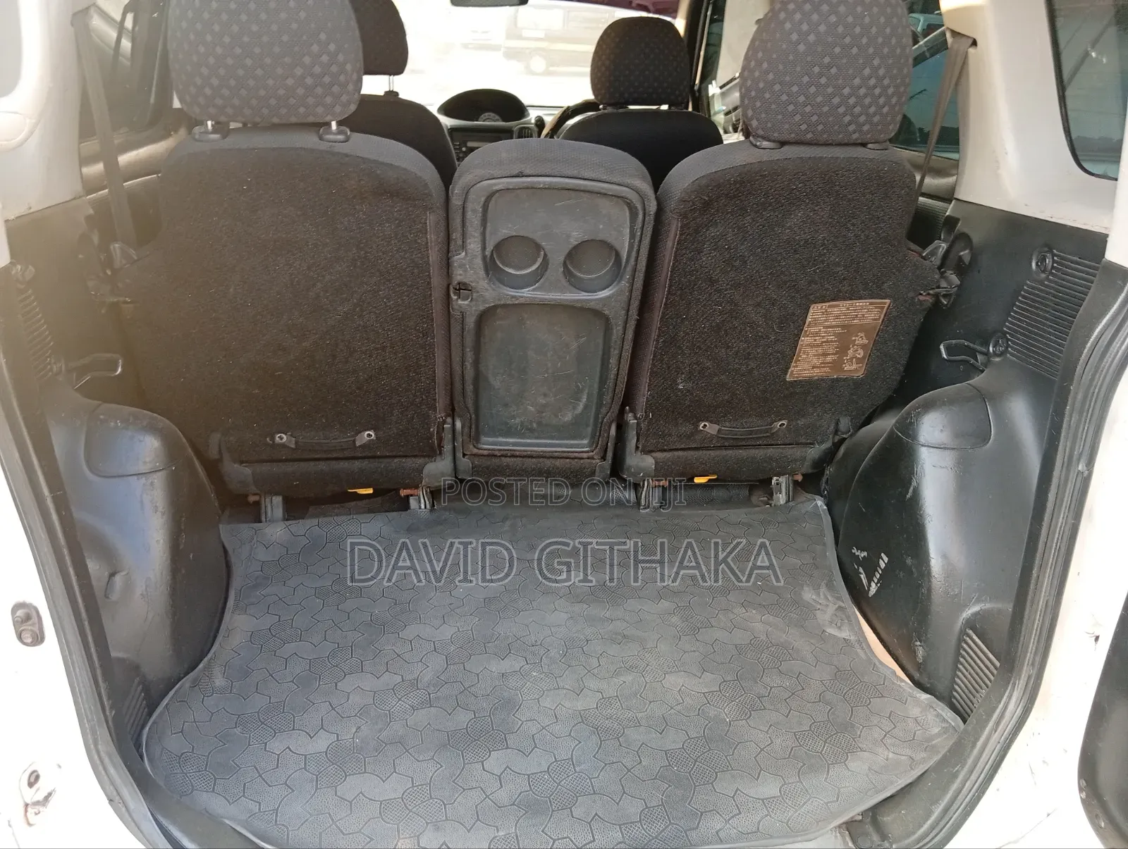 Toyota Fun Cargo 2004 White