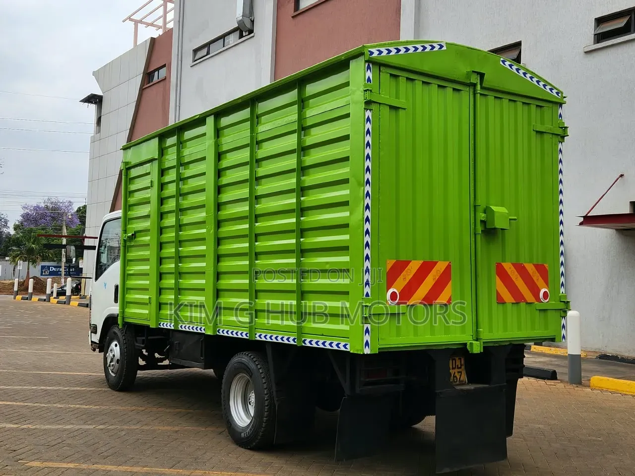 Isuzu NMR 2022 White