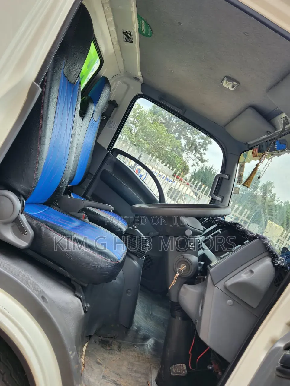 Isuzu NMR 2022 White