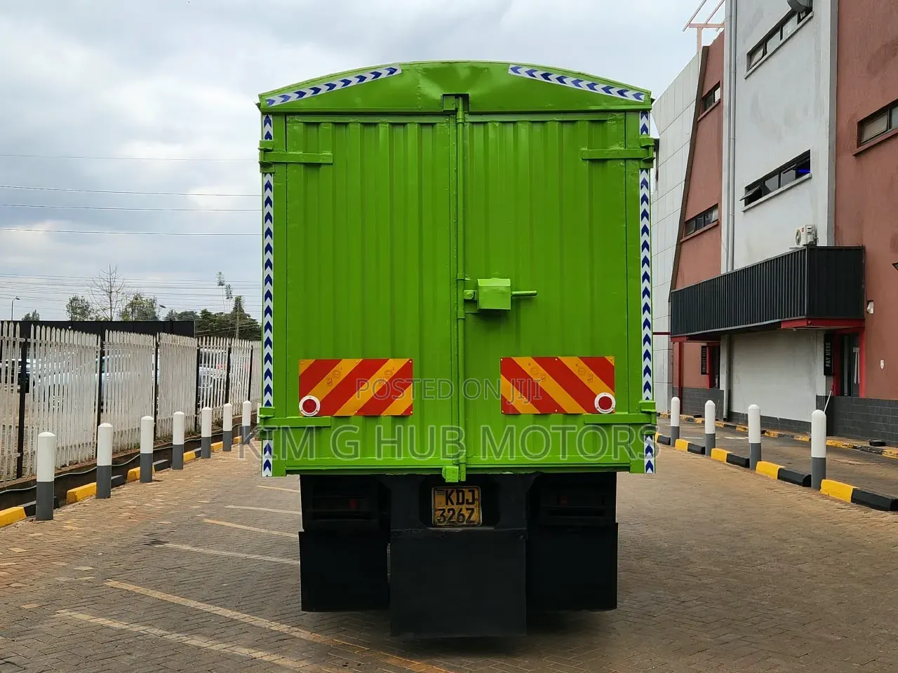 Isuzu NMR 2022 White