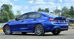 BMW 320i Sedan RWD 2019 Blue