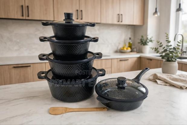 Bosch 11pcs Cooking Pots Set With Silicone Covers - main view