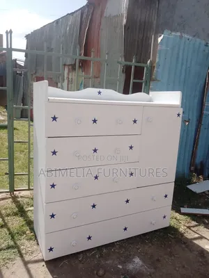 Modern King Size Chest of Drawers