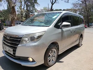 Toyota Noah 2015 Silver